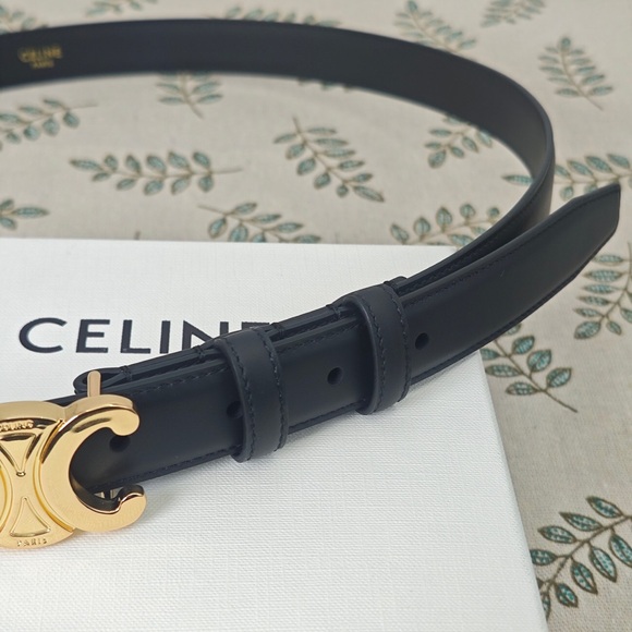 Celine Black Leather Triomphe Belt with Gold Hardware - Picture 4 of 7